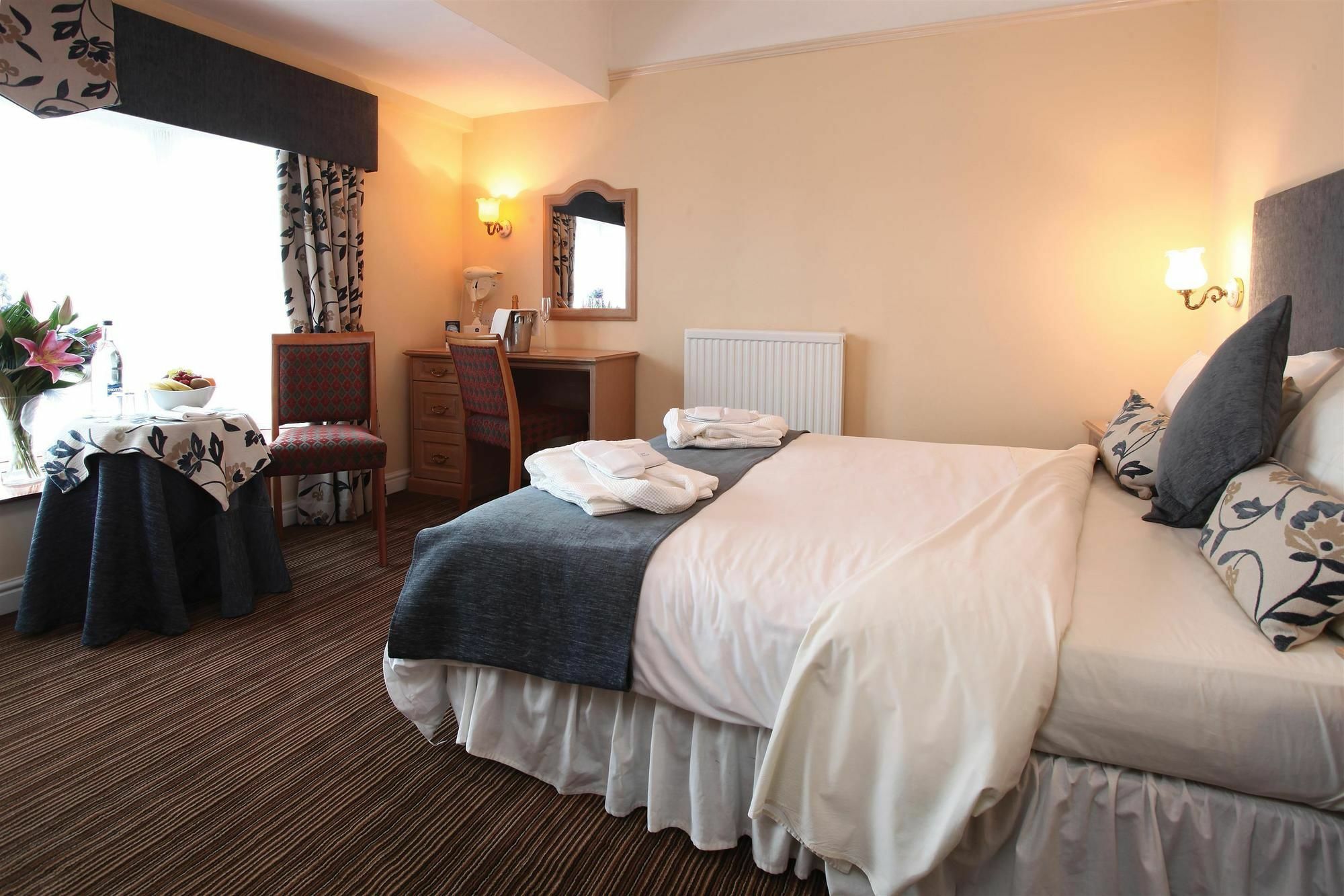 Lion Hotel Worksop Eksteriør billede